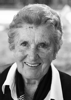 ANA HRVATIN (90)